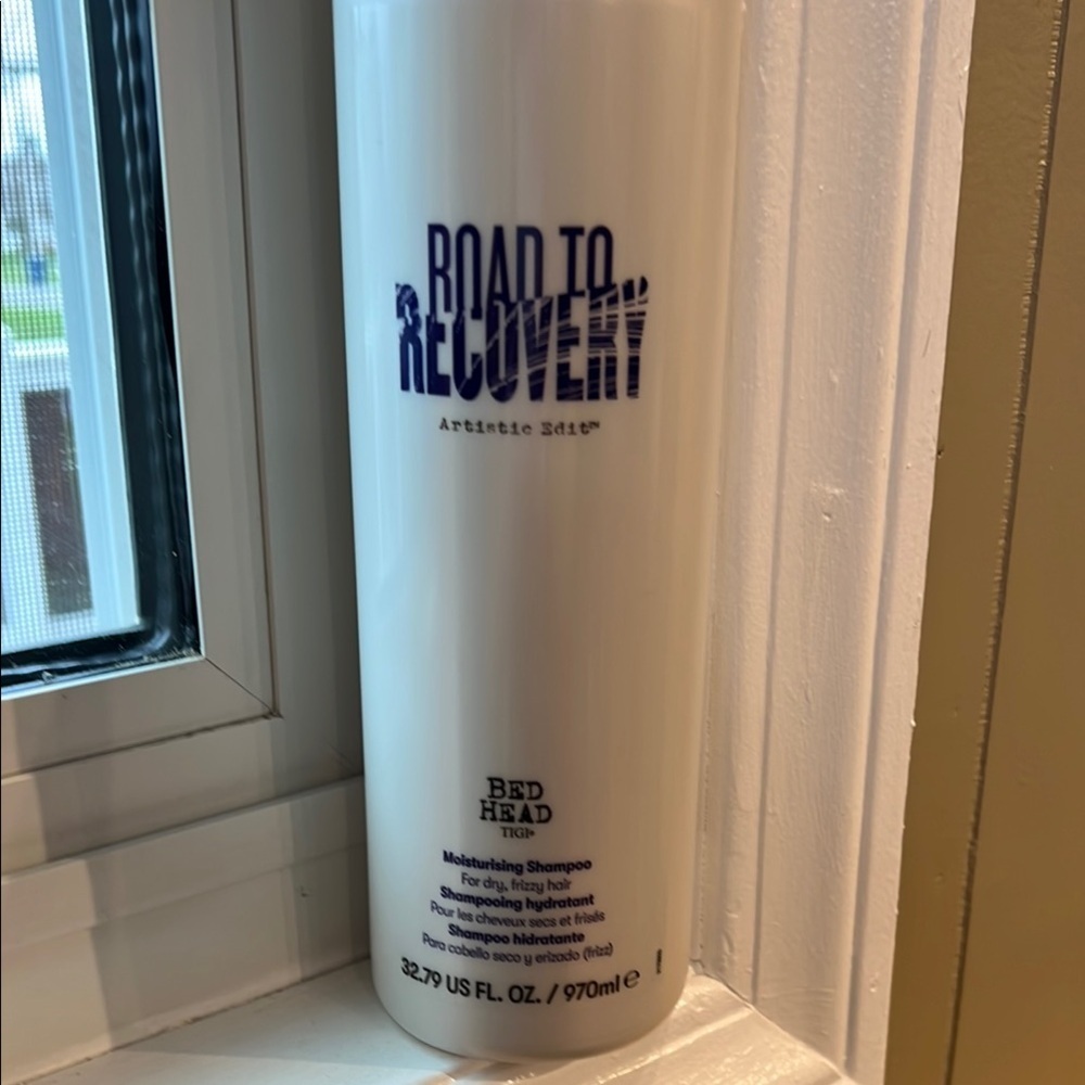 TIGI Bed Head Road to Recovery Shampoo - White